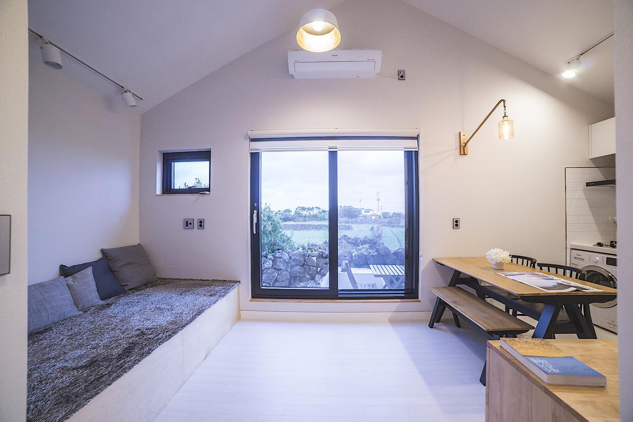 Wooyeon Handong Pension Jeju Exterior photo